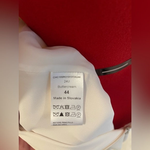 The‎ Chloe ivory dress is 100% authentic retails for $1895. - Picture 8 of 14